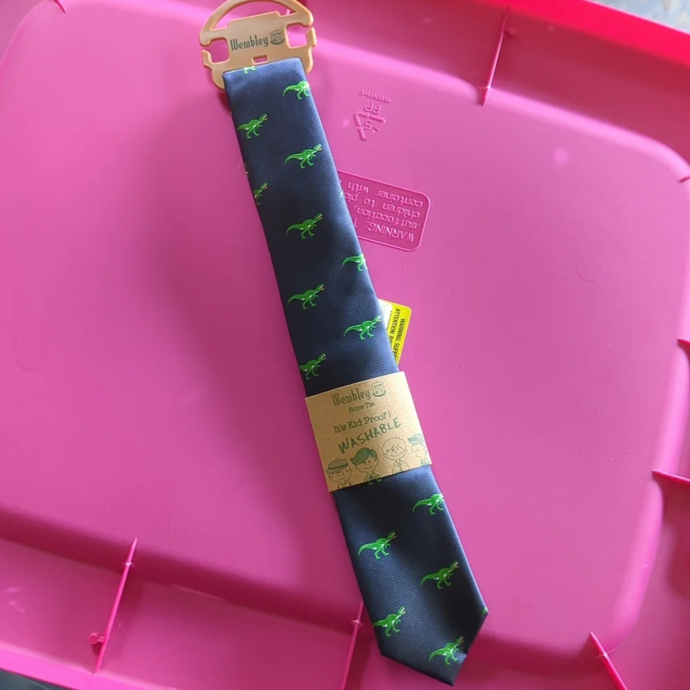 Dinosaur tie 🦖